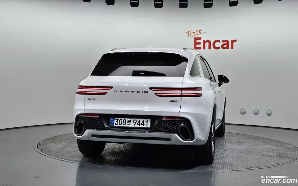 Genesis GV70 2.5T AWD 2023 — thumbnail 4