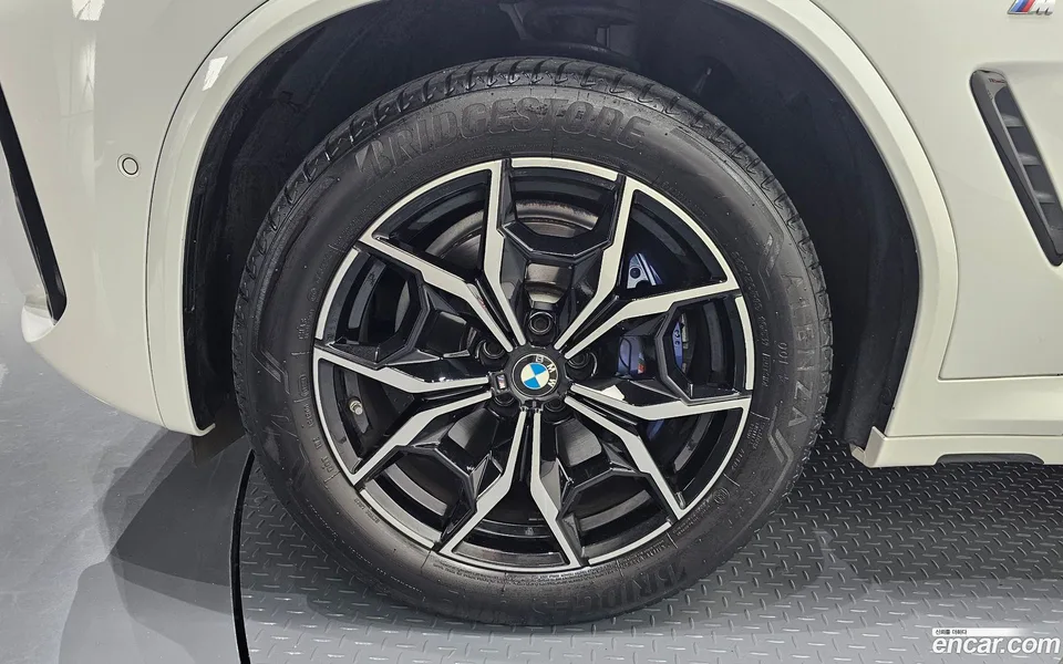 BMW X4 xDrive20i M 2022 — thumbnail 2