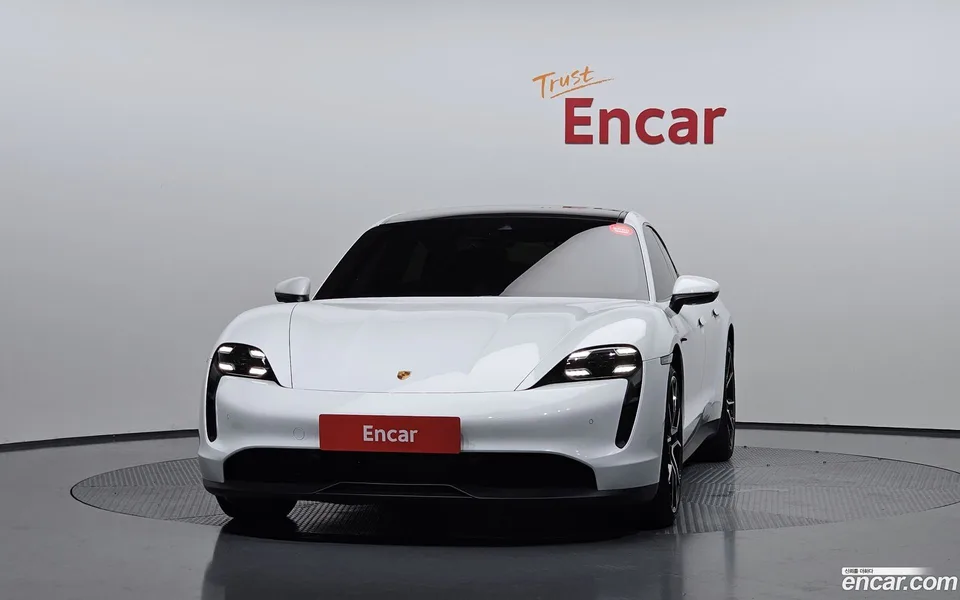 Porsche Taycan 2023 — thumbnail 3