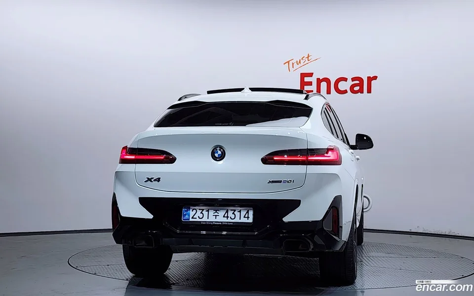 BMW X4 xDrive20i M 2025 — thumbnail 4