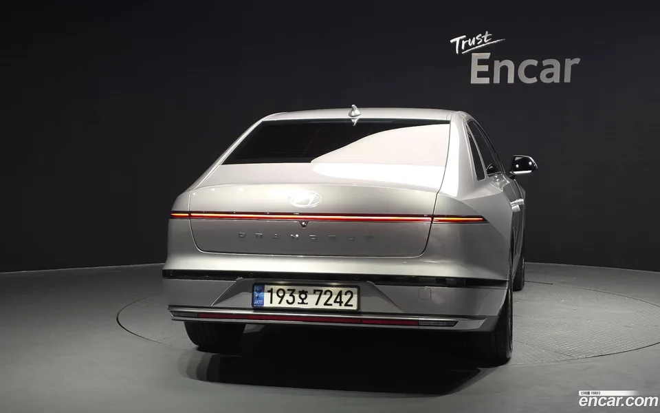 Hyundai Grandeur 3.5 4WD 2022 — thumbnail 4