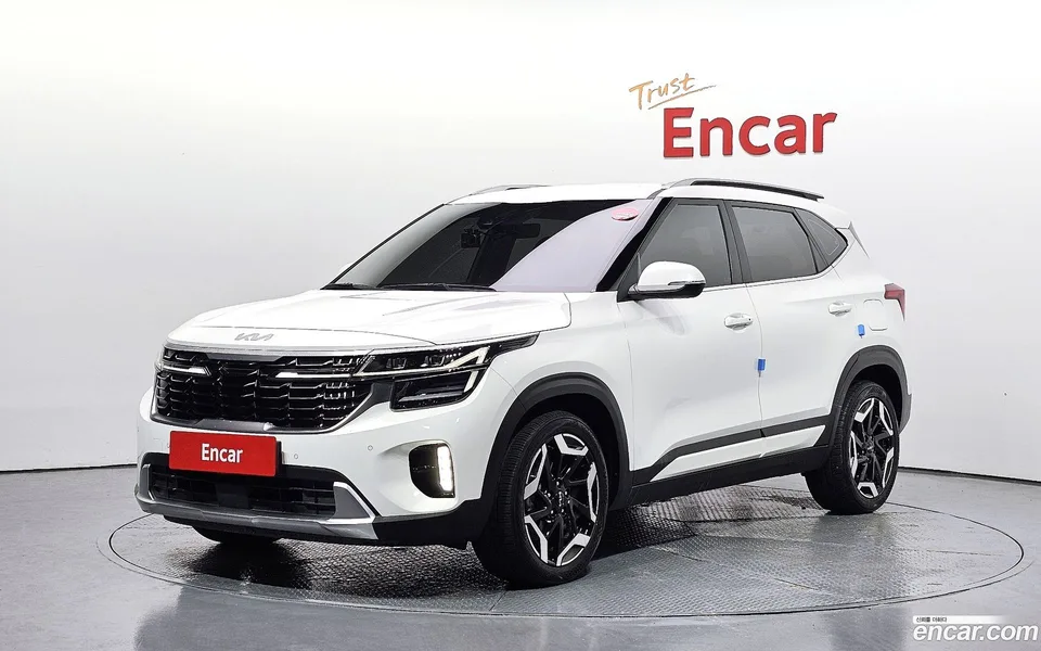 Kia Seltos 2.0 2WD 2022 — photo 1, buy with delivery to Moscow
