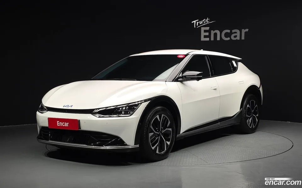 Kia EV6 2023 — photo 1, buy with delivery to Moscow
