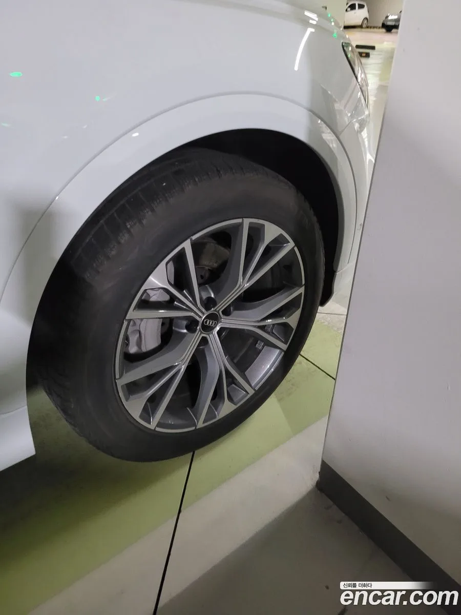 Audi Q8 (4M) 55 TFSI 2022 — thumbnail 2