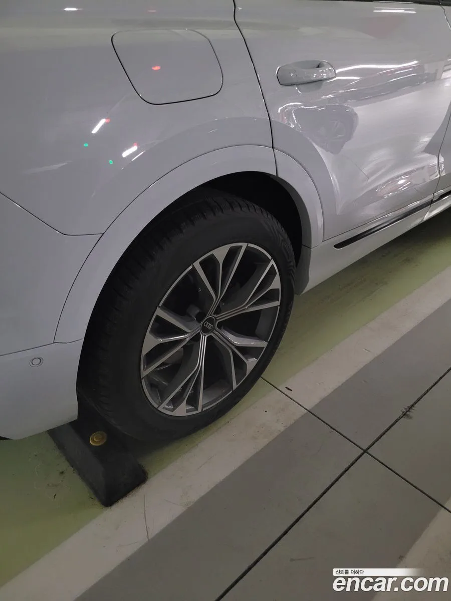 Audi Q8 (4M) 55 TFSI 2022 — thumbnail 4