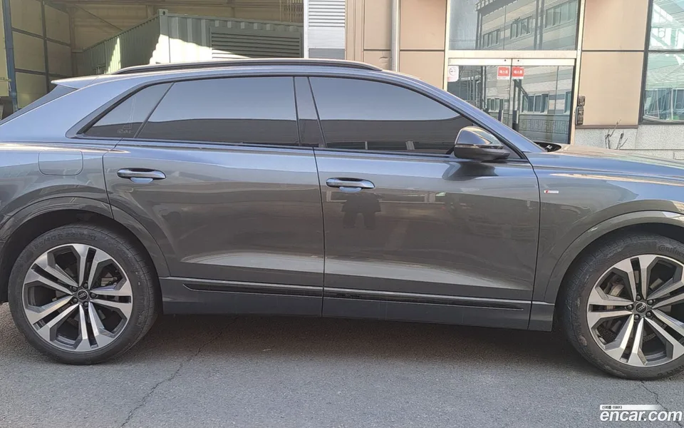 Audi Q8 (4M) 55 TFSI 2023 — thumbnail 2