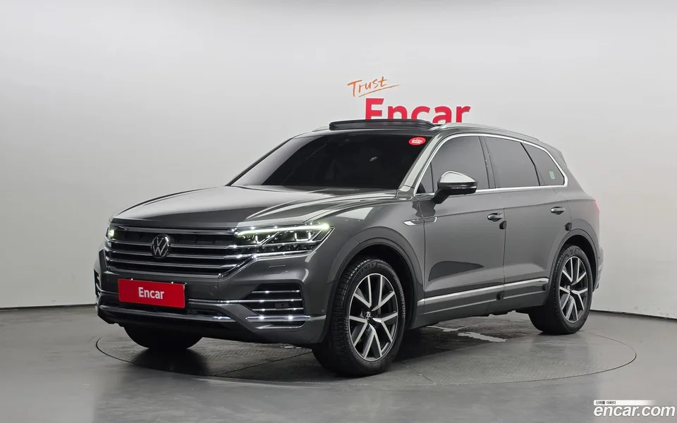Volkswagen Touareg 3.0 TDI 2023 — photo 1, buy with delivery to Moscow