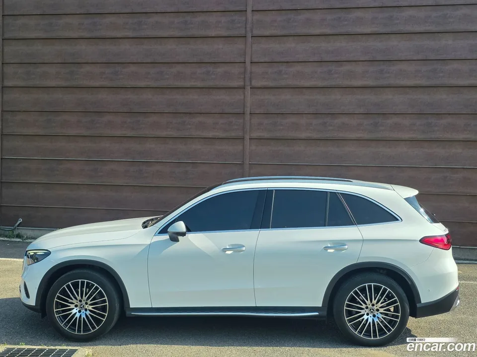 Mercedes-Benz GLC-Class GLC220 d 4MATIC 2023 — thumbnail 4