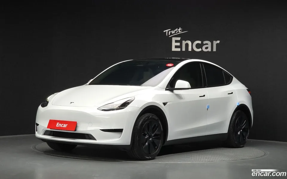 Tesla Model Y RWD 2024 — photo 1, buy with delivery to Moscow