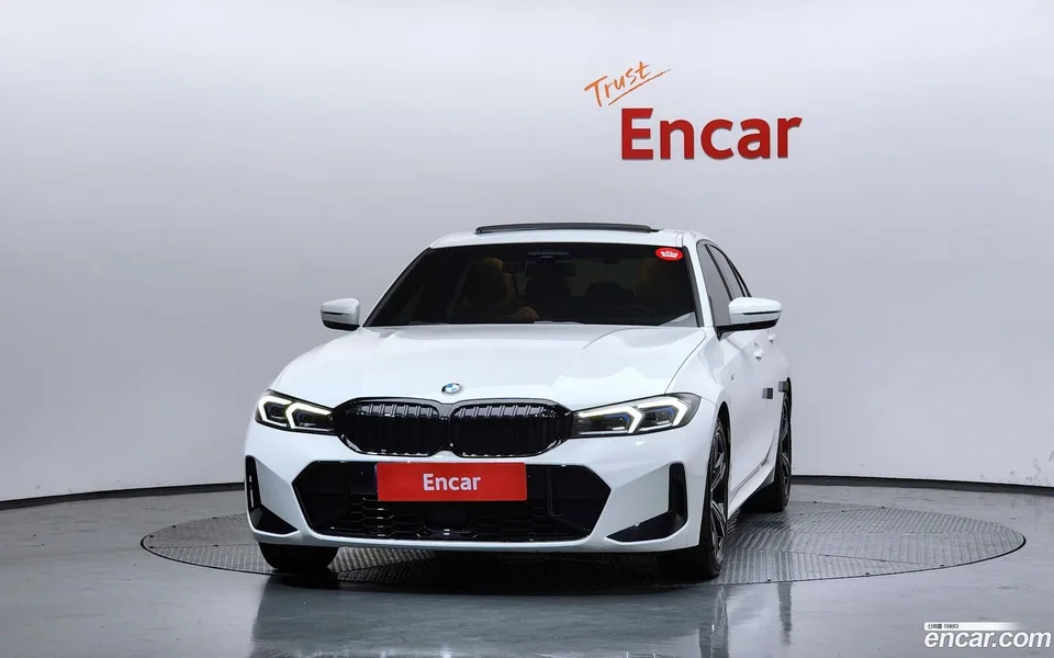 BMW 3 Series 320i M 2024 — thumbnail 3