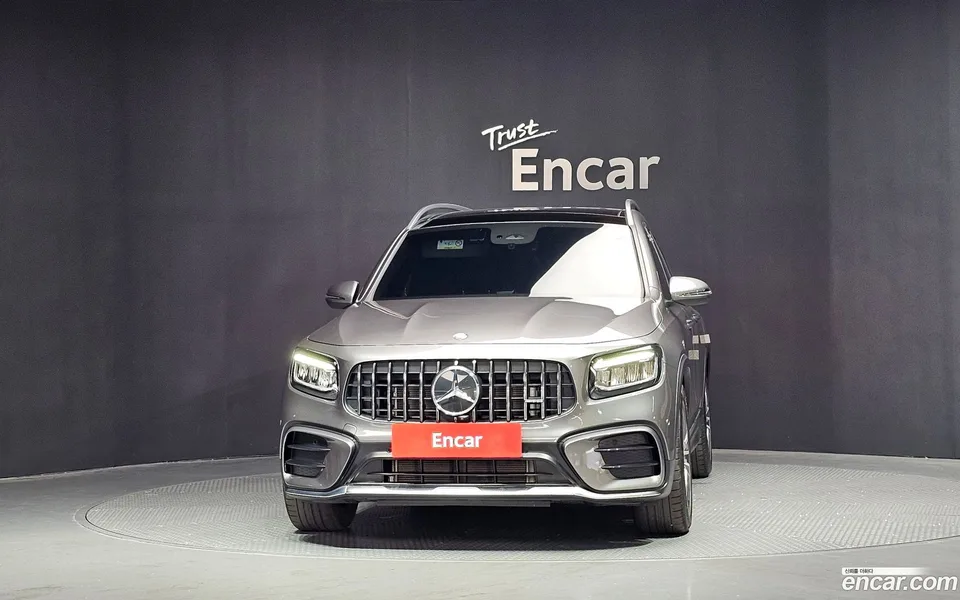 Mercedes-Benz GLB-Class AMG GLB35 4MATIC 2025 — thumbnail 3