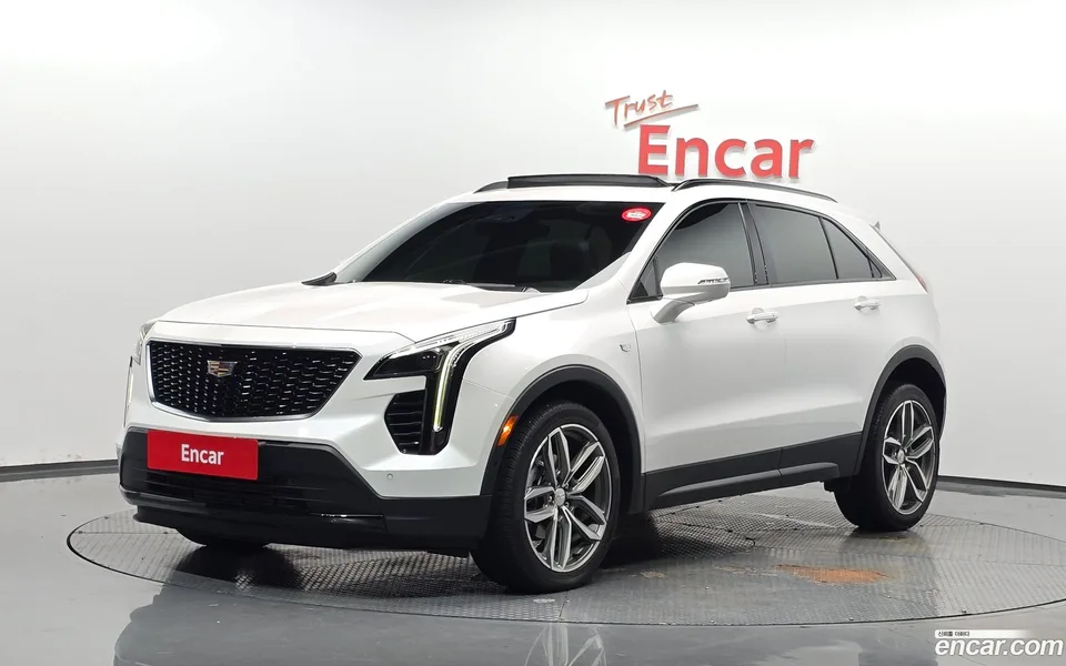 Cadillac XT4 2.0 AWD 2023 — photo 1, buy with delivery to Moscow