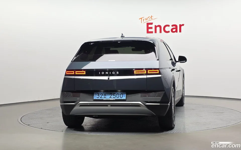 Hyundai Ioniq 5 2023 — thumbnail 4