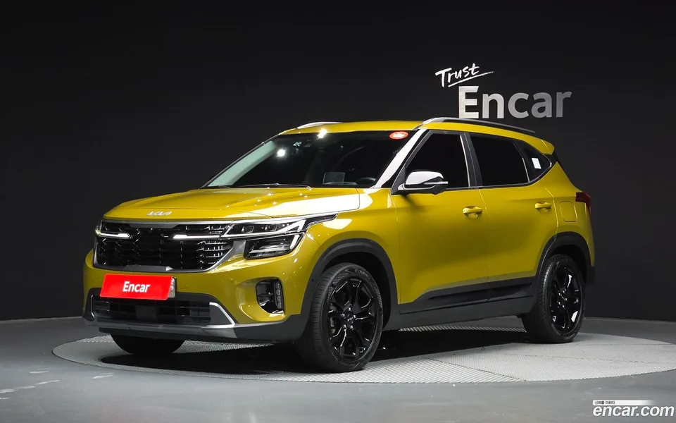 Kia Seltos 1.6 4WD 2022 — photo 1, buy with delivery to Moscow