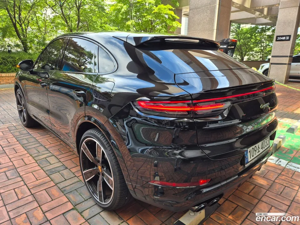 Porsche Cayenne 3.0 E- 2023 — миниатюра 3