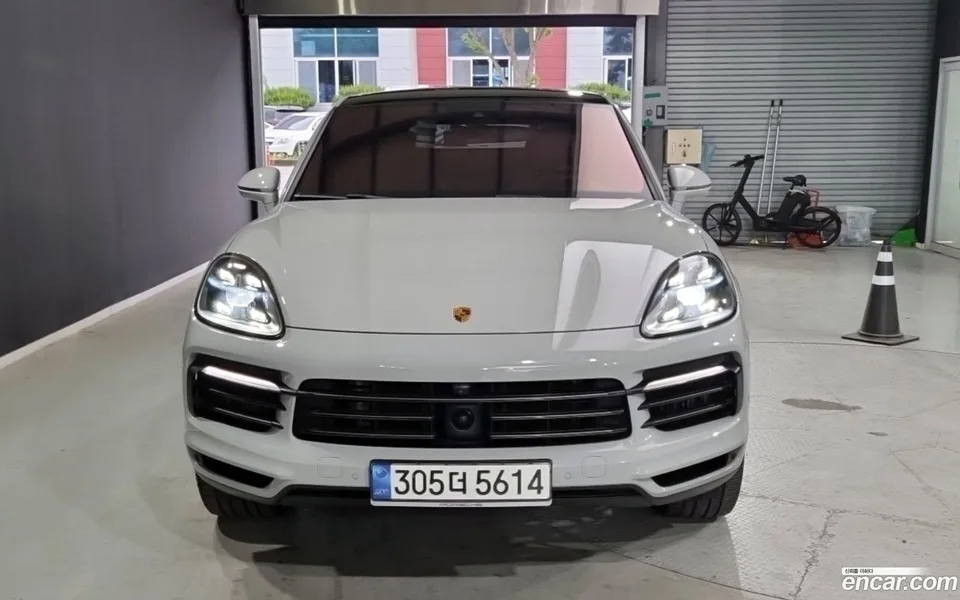 Porsche Cayenne 3.0 2022 — photo 1, buy with delivery to Moscow