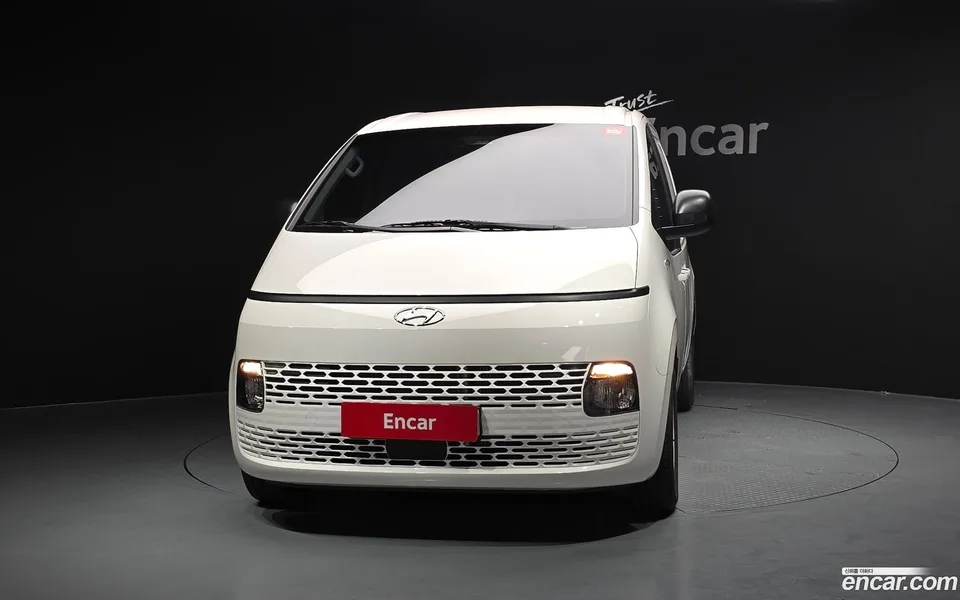 Hyundai Staria 3 2022 — thumbnail 3