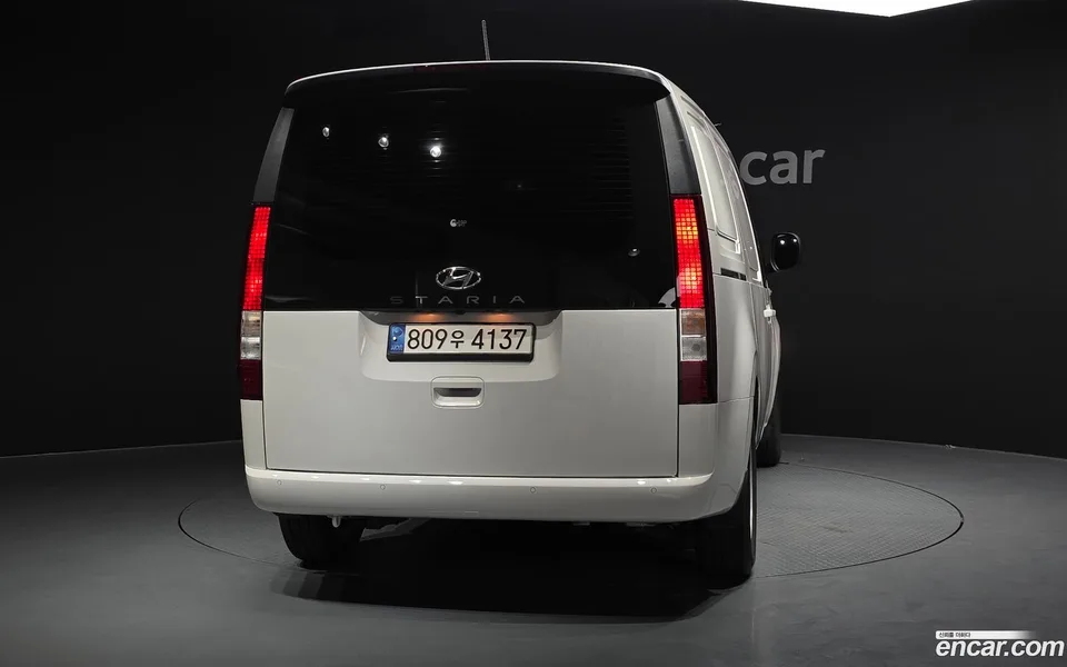 Hyundai Staria 3 2022 — thumbnail 4