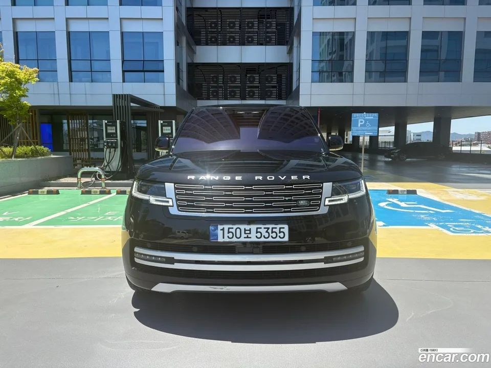 Land Rover Range Rover P530 AB LWB 2023 — photo 1, buy with delivery to Moscow