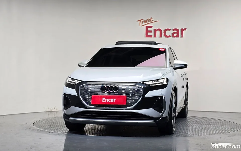 Audi Q4 e-tron 40 2022 — thumbnail 3