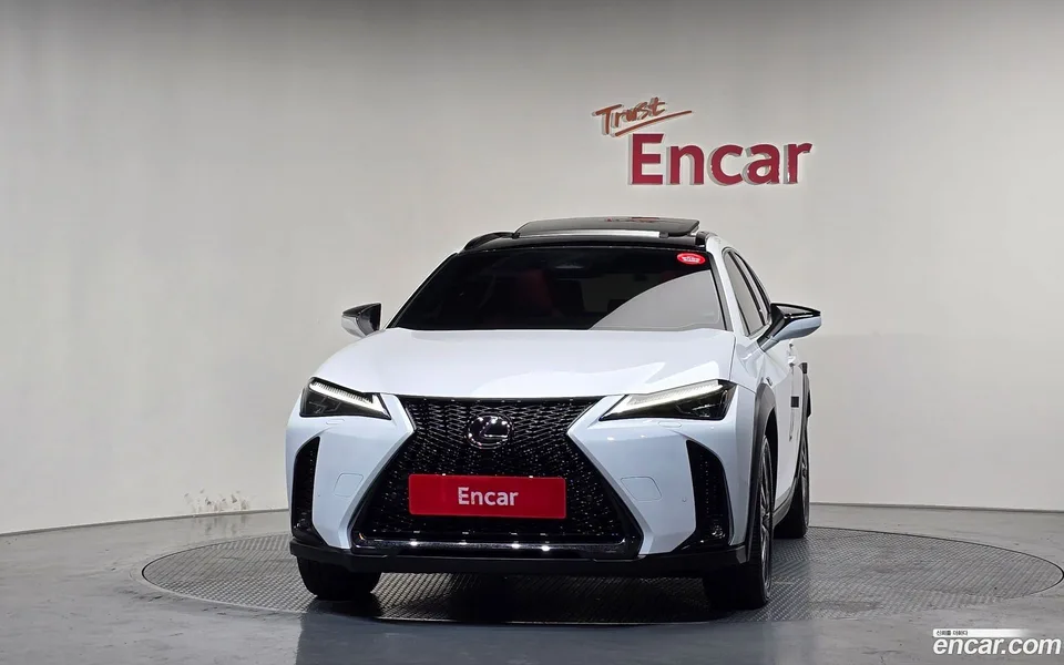 Lexus UX 300h 2.0 F-Sport 2WD 2024 — thumbnail 3
