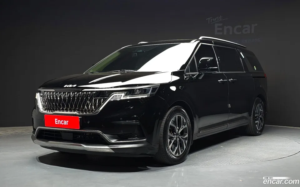 Kia Carnival 11 2023 — photo 1, buy with delivery to Moscow