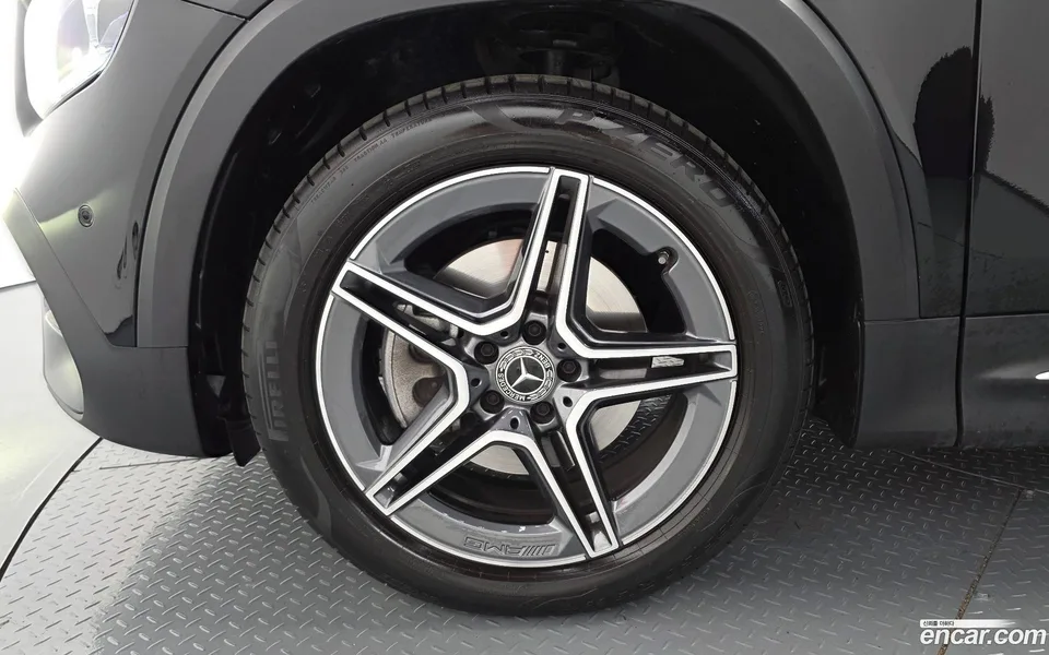 Mercedes-Benz GLB-Class GLB250 4MATIC 2023 — thumbnail 5