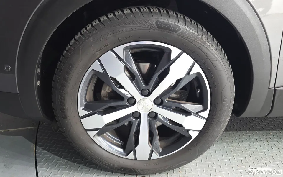 Peugeot 5008 1.2 Pure Tech GT 2022 — thumbnail 2