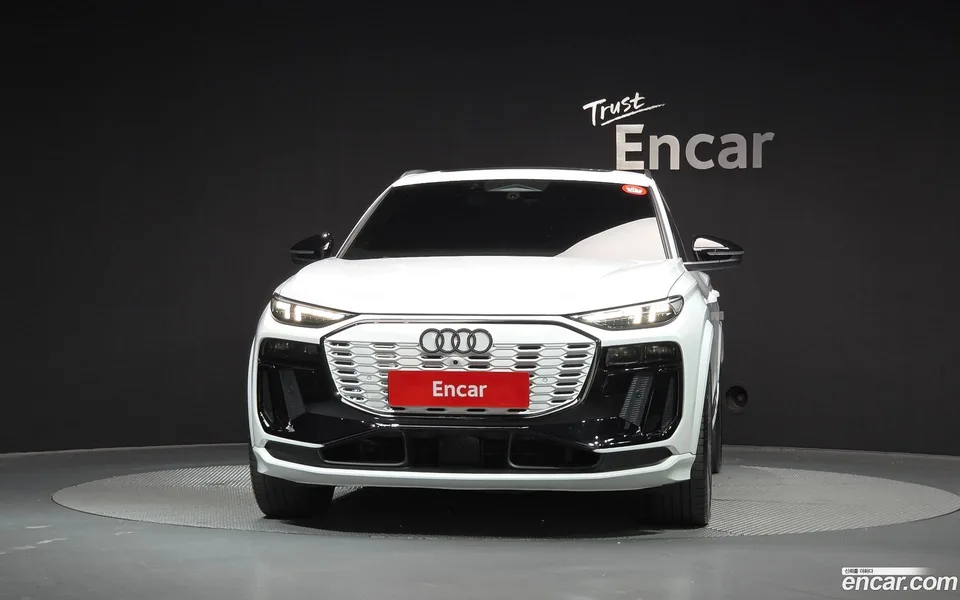 Audi SQ6 e- 2025 — thumbnail 3