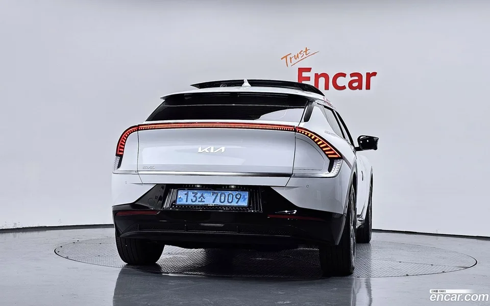 Kia EV6 2023 — thumbnail 4