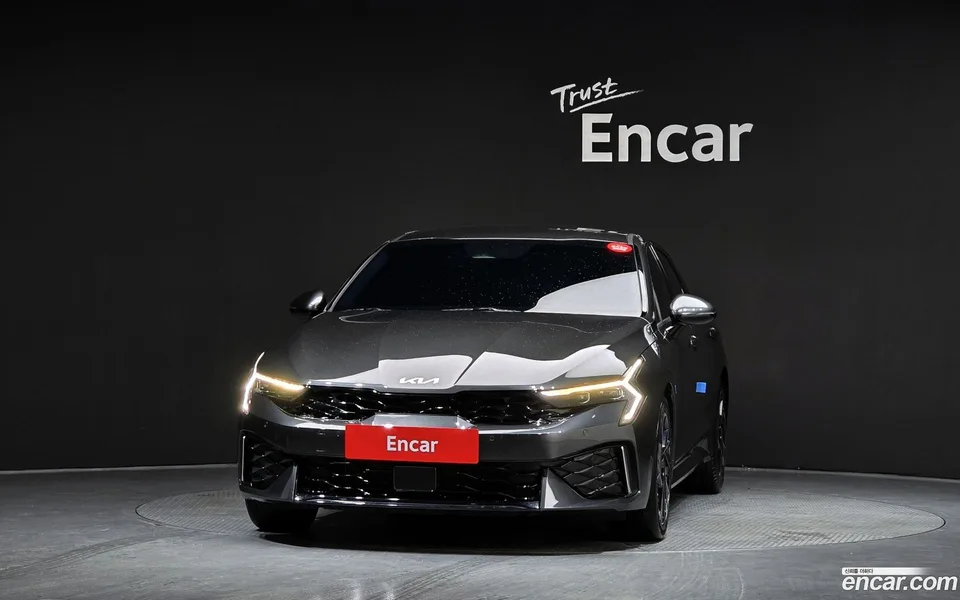 Kia K5 2.0 2023 — thumbnail 3
