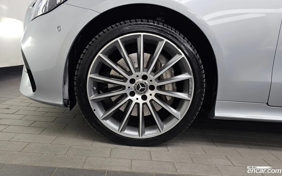 Mercedes-Benz E-Class E450 4MATIC 2023 — thumbnail 2