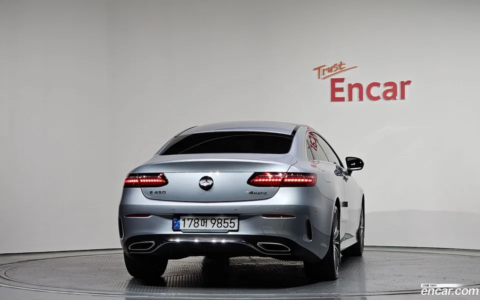 Mercedes-Benz E-Class E450 4MATIC 2023 — thumbnail 4