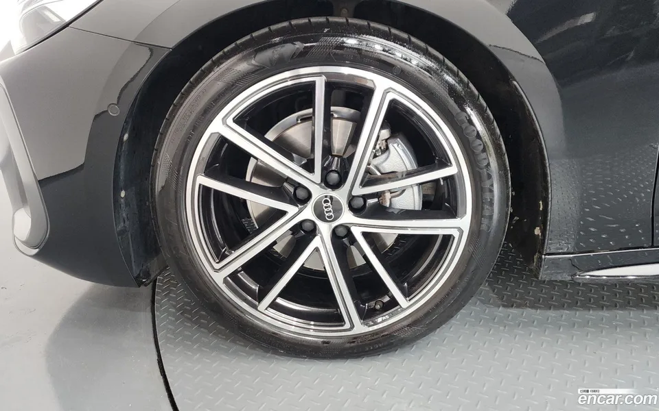 Audi A5 40 TFSI S Line 2025 — thumbnail 2