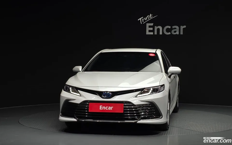 Toyota Camry 2.5 LE 2024 — thumbnail 3