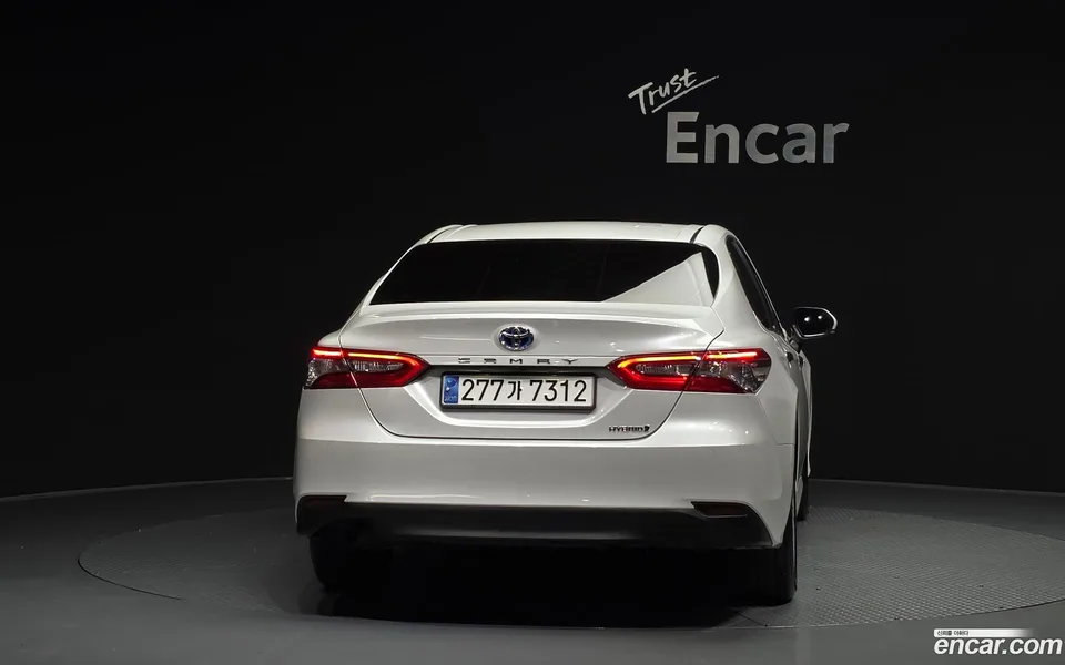 Toyota Camry 2.5 LE 2024 — thumbnail 4