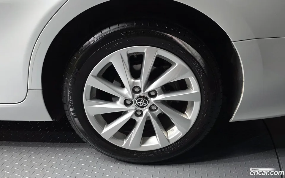 Toyota Camry 2.5 LE 2024 — thumbnail 5