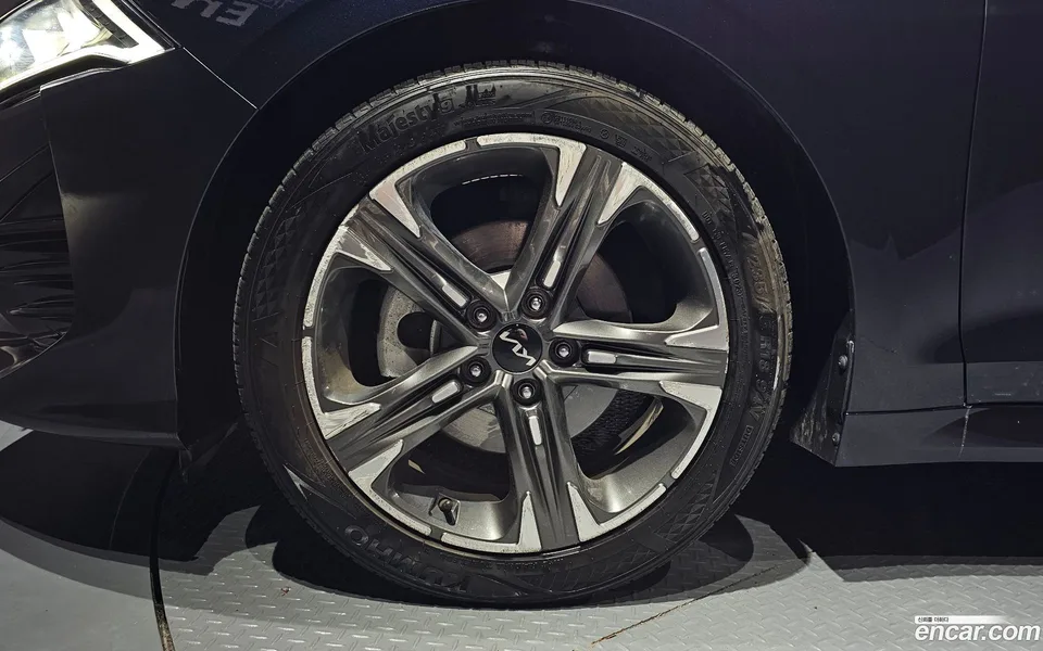 Kia K5 2.0 2023 — thumbnail 2