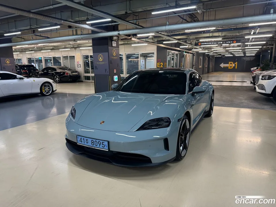 Porsche Taycan 4 2025 — photo 1, buy with delivery to Moscow