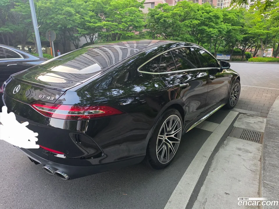 Mercedes-Benz AMG GT 4 43 4MATIC+ 2024 — thumbnail 2