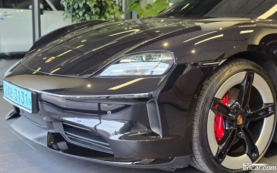 Porsche Taycan 4S 2026 — photo 1, buy with delivery to Moscow