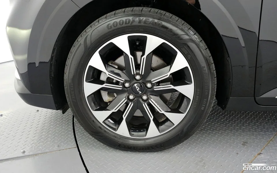 Kia Carnival 9 2022 — thumbnail 5