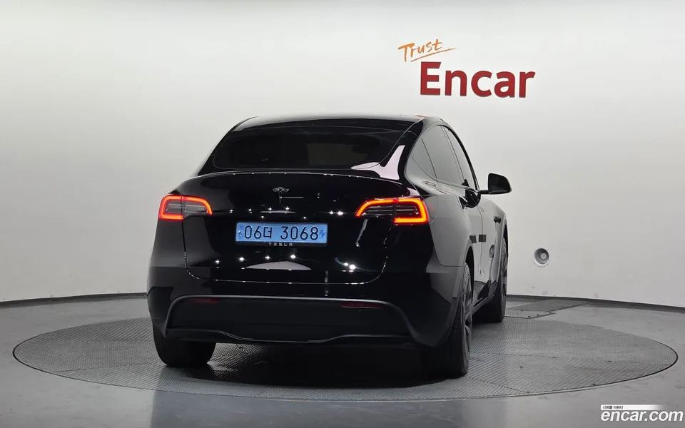 Tesla Model Y RWD 2024 — thumbnail 4