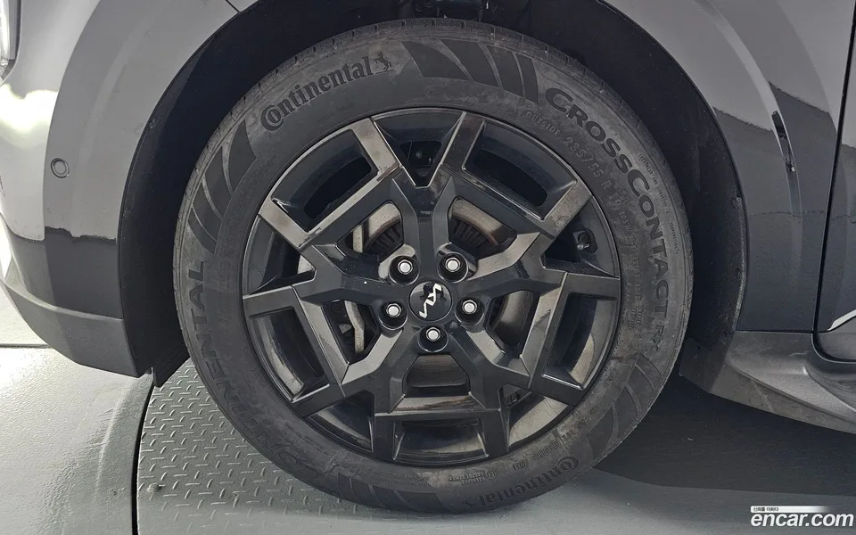 Kia Carnival 9 2023 — thumbnail 2