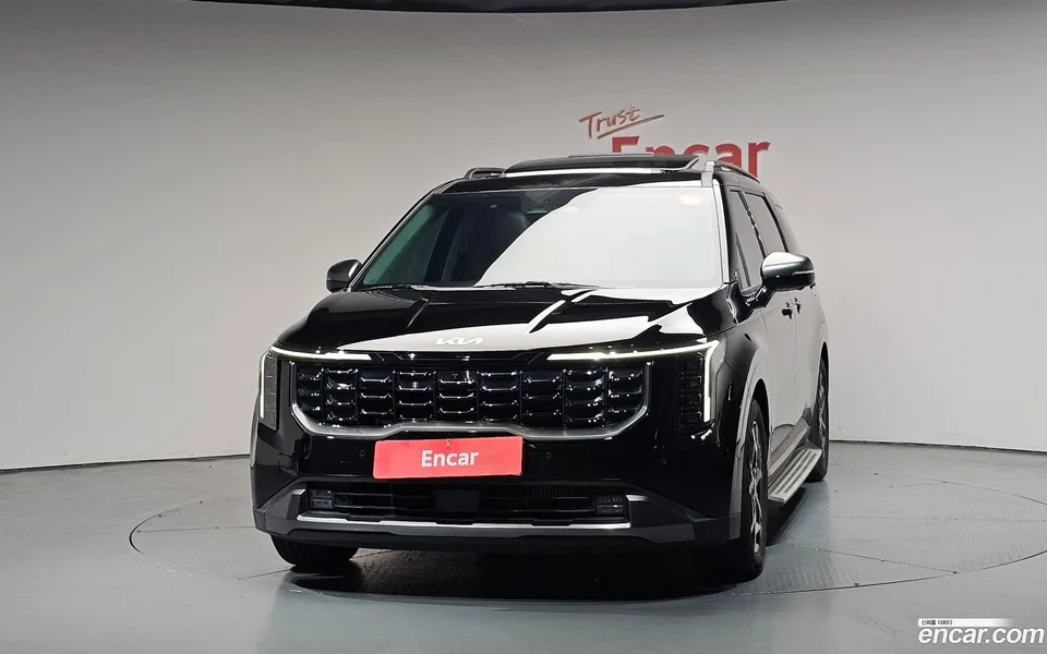 Kia Carnival 9 2023 — thumbnail 3