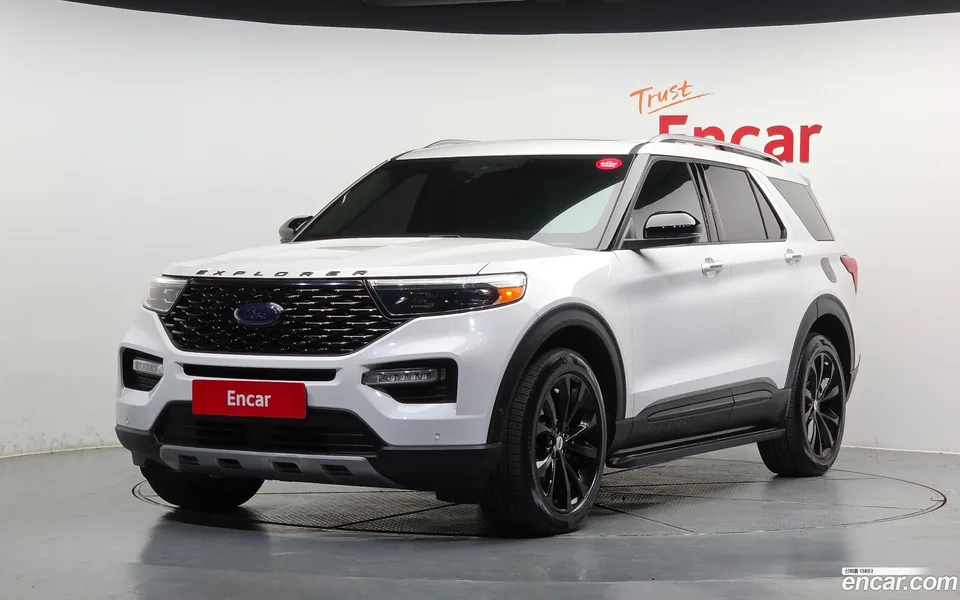Ford Explorer 3.0 4WD 2022 — photo 1, buy with delivery to Moscow
