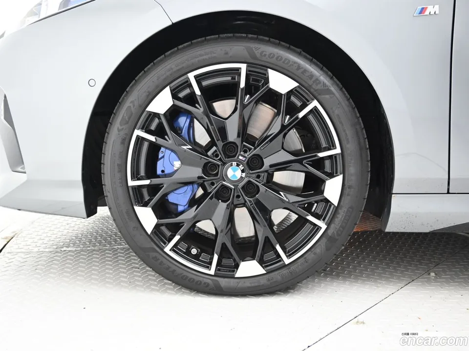 BMW 1 Series M135 xDrive 2025 — миниатюра 2