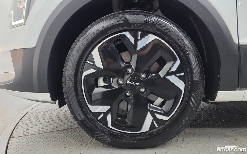 Kia Niro EV 2023 — thumbnail 2