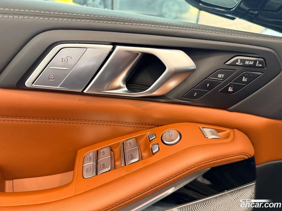 BMW X7 M50i 6 2022 — thumbnail 2