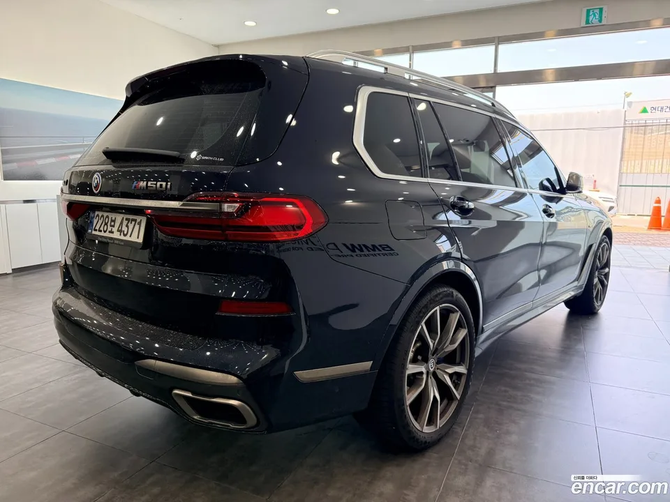 BMW X7 M50i 6 2022 — thumbnail 3